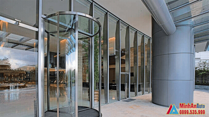 Cửa tự động mở quay