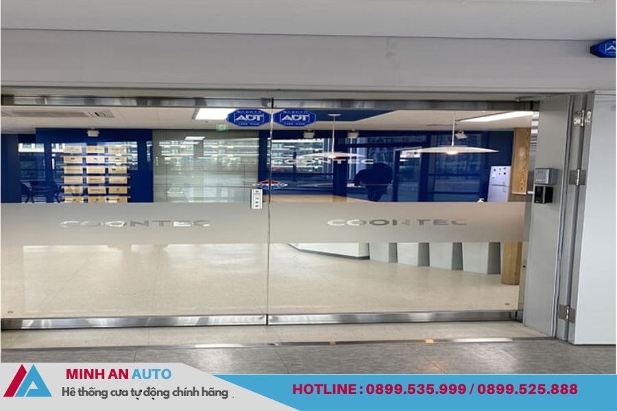 Nâng Tầm Không Gian Với Cửa Tự Động Minh An Auto Cửa tự động cho lối vào tòa nhà văn phòng