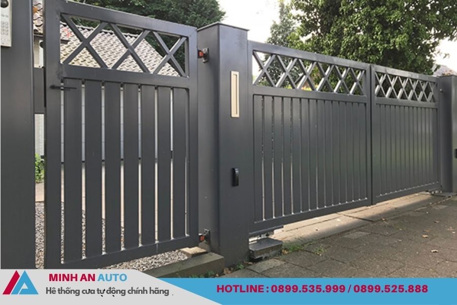 Cửa tự động kiểm soát ra vào tại khu công nghiệp ở Bắc Ninh