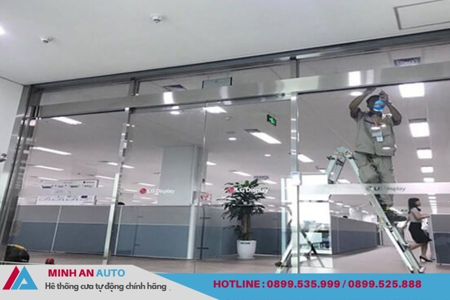 Mẫu Cửa tự động Nabco Nhật Bản kính cường lực cho các văn phòng