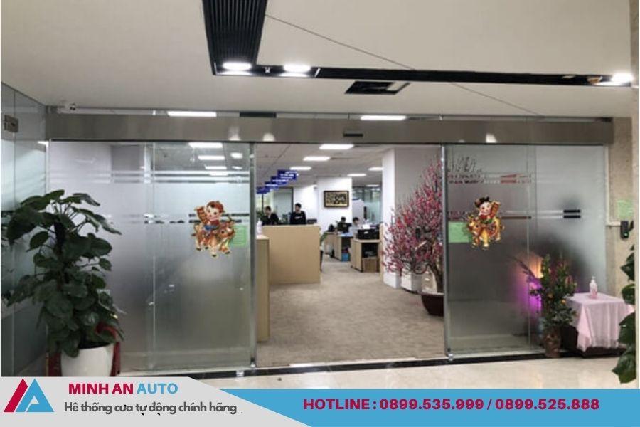 Lắp đặt Cửa tự động cho tòa nhà văn phòng CMS tại phố Duy Tân – Cầu Giấy – Hà Nội