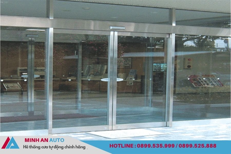 Cửa kính tự động khung sắt