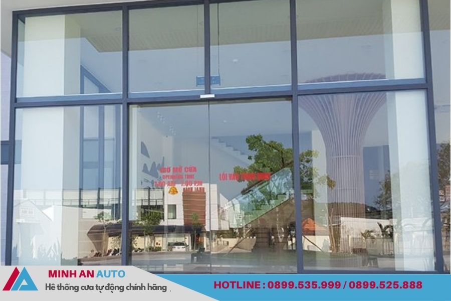 Cửa Tự Động Khung Sắt Kính Cường Lực Phổ Biến