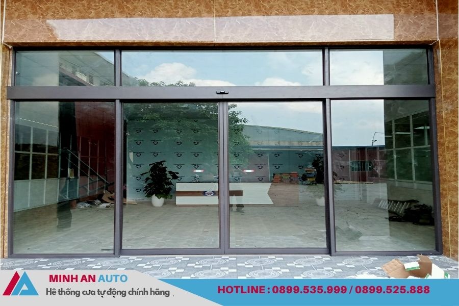 Cửa Tự Động Khung Sắt Kính Cường Lực