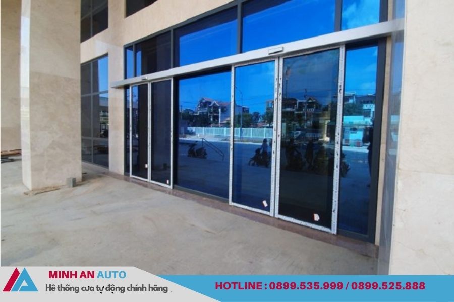 Cửa Tự Động BFT Hàng Đầu Italia | Báo Giá & Thi Công 4 Cửa kính trượt tự động Minh An Auto