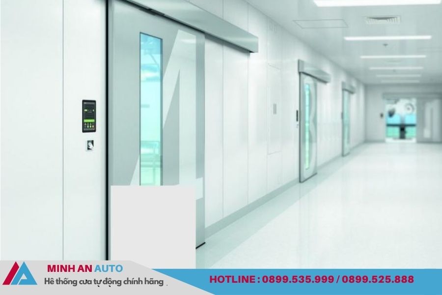 Cửa tự động bệnh viện hiện đại, an toàn