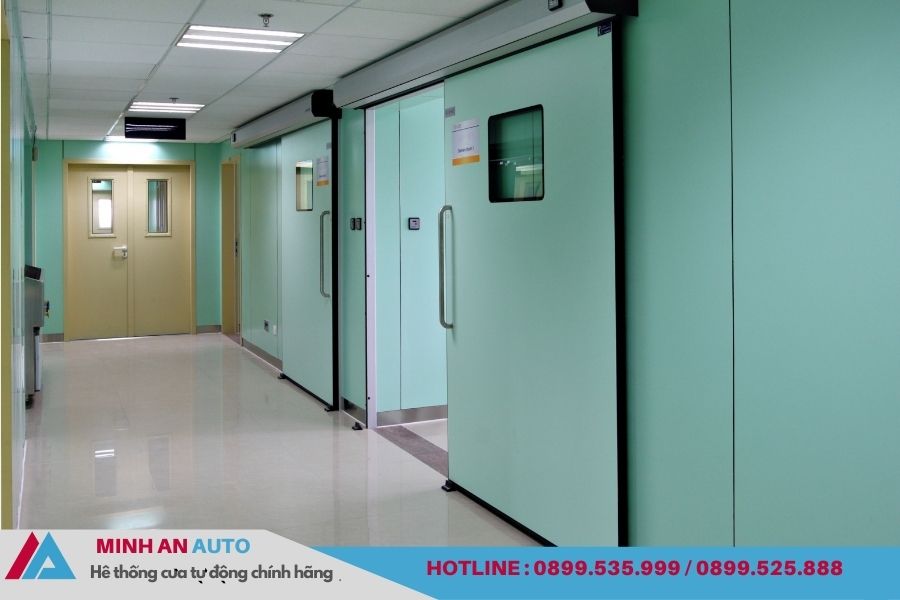 Cửa lùa tự động cho hành lang bệnh viện