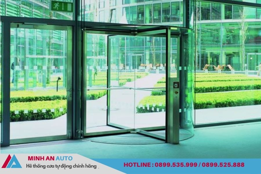 Cửa kính xoay và cửa trượt tự động Blasi cho tòa nhà