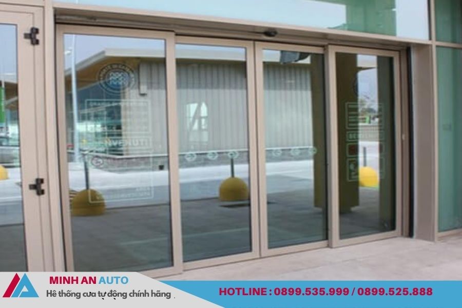 Cửa kính trượt tự động Ditec cho lối vào hiện đại