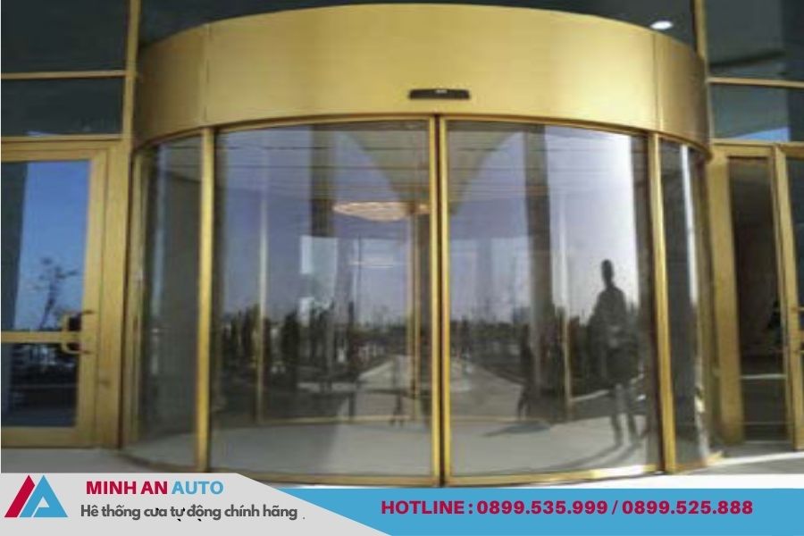 Cửa xoay tự động khung vàng hiện đại cao cấp