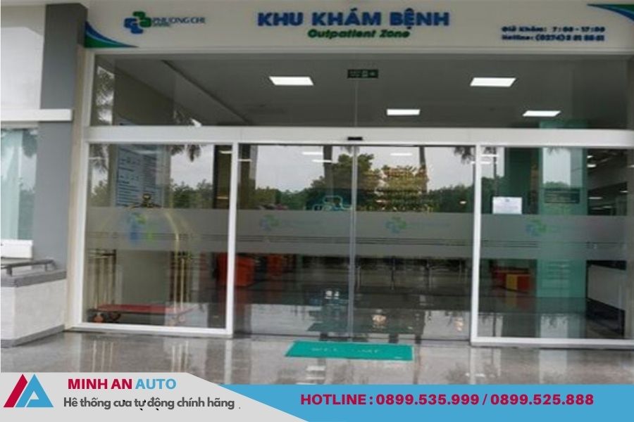 Cửa tự động kính Minh An Auto cho khu khám bệnh hiện đại