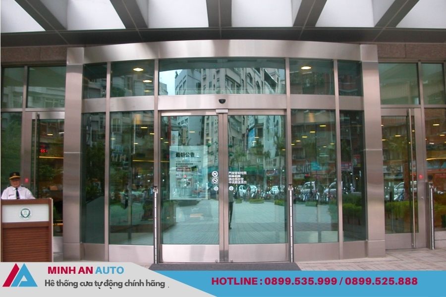 Cửa Tự Động KOS Cao Cấp Hàng Đầu Tại Đức | Báo Giá & Thi Công 10 Cửa kính tự động hiện đại, sang trọng cho tòa nhà