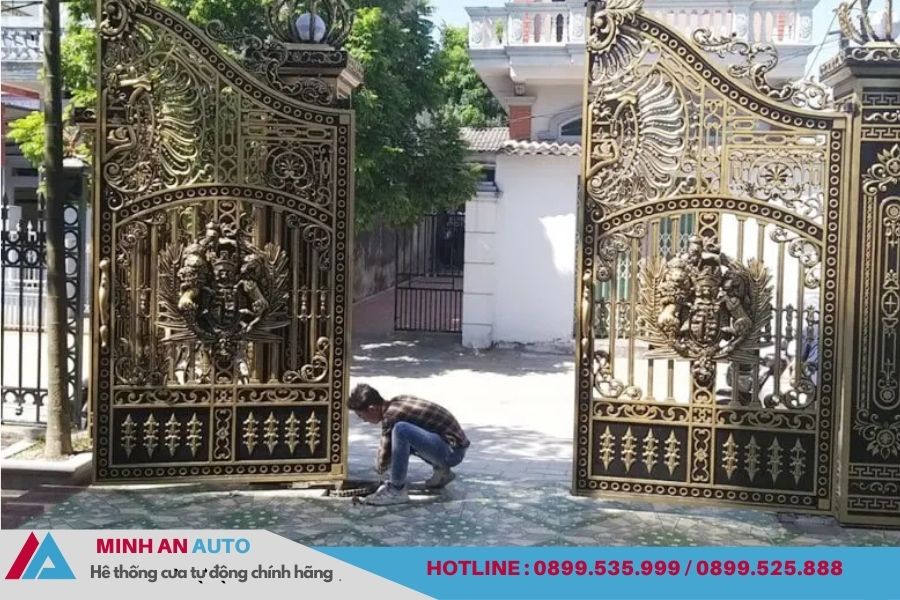 Thi công cửa cổng tự động mô tơ âm sàn