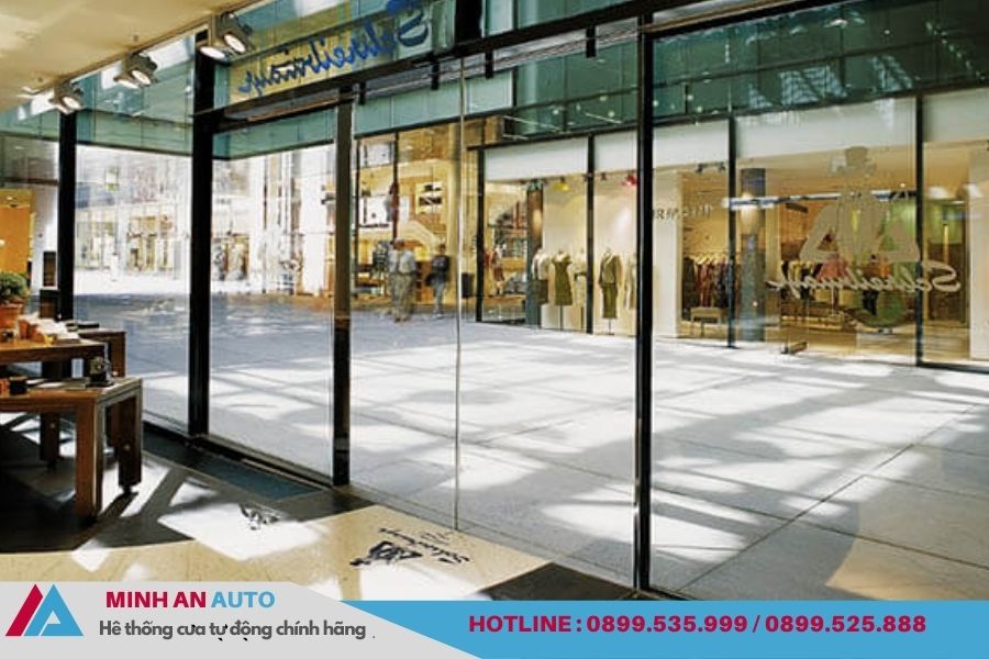 Cửa Tự Động Nhà Máy Cao Cấp | Báo Giá & Thi Công 9 Cửa tự động kính trượt cao cấp cho showroom