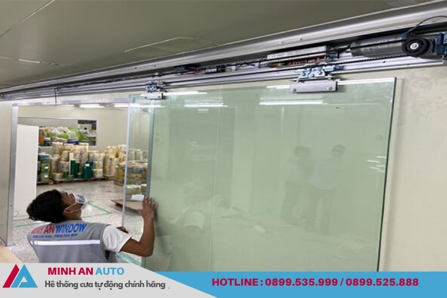 Cửa Tự Động Nhà Máy Cao Cấp | Báo Giá & Thi Công 3 Lắp Đặt Cửa Kính Tự Động Minh An Auto Cho Nhà Máy