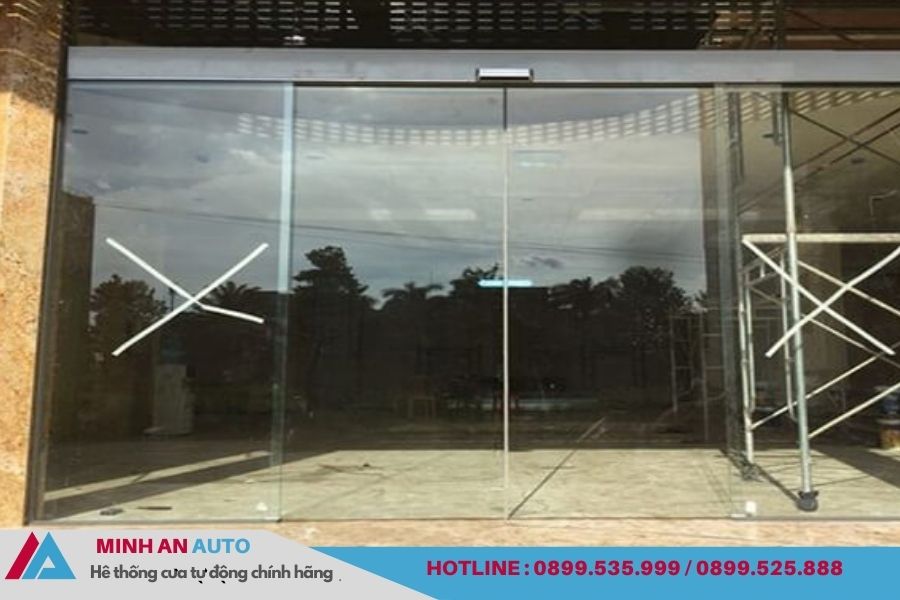 Cửa kính trượt tự động cao cấp tại Nam Định