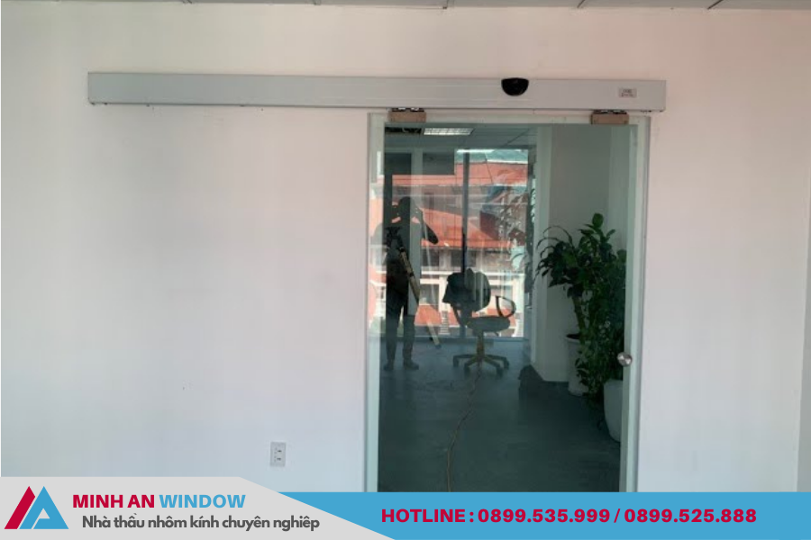 Cửa kính tự động 1 cánh.