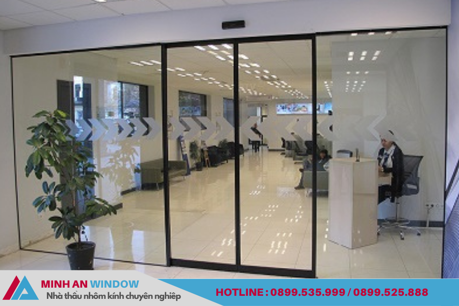 Top cửa kính tự động 2 cánh đẹp, chất lượng - giá tốt 2 Cửa kính tự động 2 cánh đóng mở an toàn, dễ dàng sử dụng.