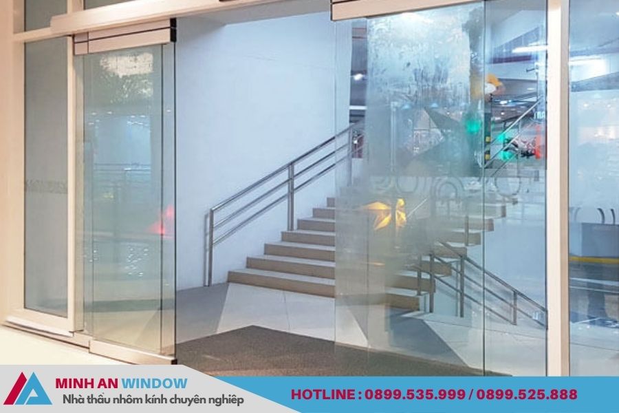 Cách vệ sinh ray cửa kính tự động tại nhà đơn giản - Minh An Window 2 Vệ sinh ray cửa kính tự động định kỳ đảm bảo cửa hoạt động tốt, tăng tuổi thọ của cửa.